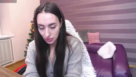 Kira online show from December 2025 08:11:01 AM