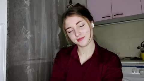 Jeniffer online show from December 2025 08:17:01 PM