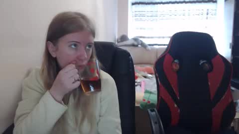 JenisAndPeter online show from November 2025 07:30:02 AM