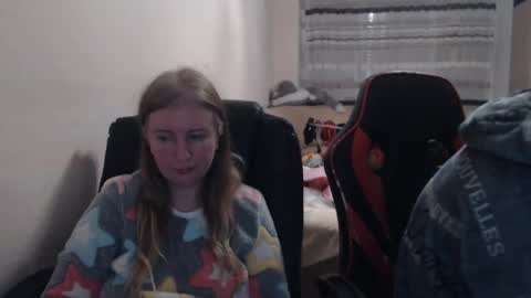 JenisAndPeter online show from November 2025 07:37:02 PM