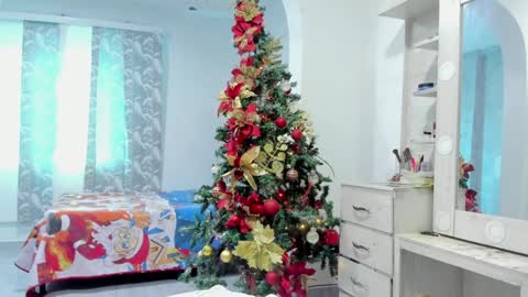 Snapshot of jenn_hot1 chatting on December 2024 03:33:02 PM jenn online show from December 2024 03:33:02 PM