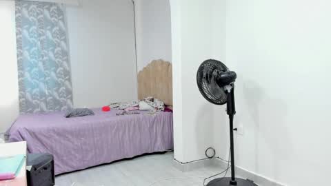 Snapshot of jenn_hot1 chatting on January 2025 06:35:02 PM jenn online show from January 2025 06:35:02 PM