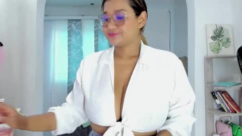 Snapshot of jenn_hot1 chatting on March 2025 02:01:02 PM jenn online show from March 2025 02:01:02 PM