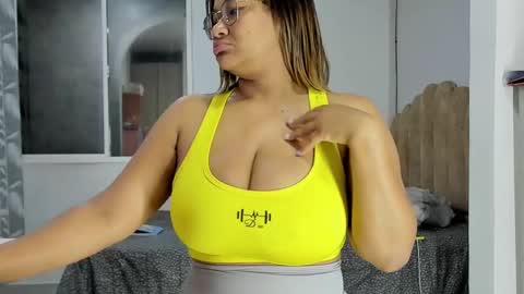 Snapshot of jenn_hot1 chatting on March 2025 11:15:01 PM jenn online show from March 2025 11:15:01 PM