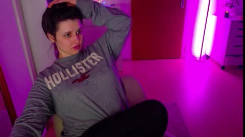 jennasxy19 online show from November 2025 05:25:02 PM