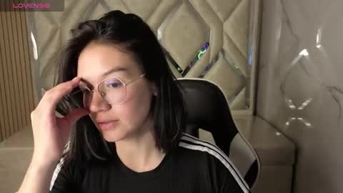 Snapshot of jenna_tx chatting on October 2025 03:07:02 AM Online 800 to 1400 online show from October 2025 03:07:02 AM