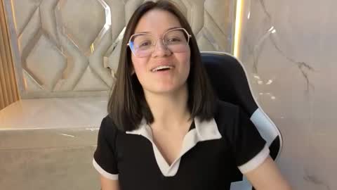 Snapshot of jenna_tx chatting on October 2025 02:55:02 AM Online 800 to 1400 online show from October 2025 02:55:02 AM