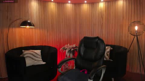 Jenna Olson  online show from February 2026 06:59:01 PM