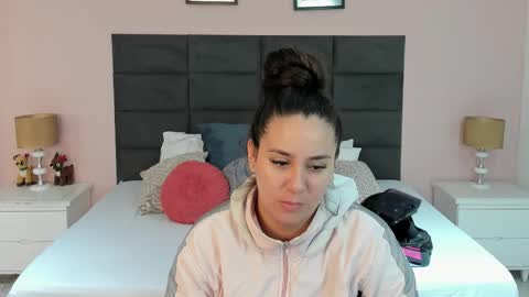 jenner_madison online show from December 2025 11:17:01 AM