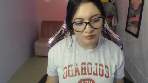 Snapshot of jennifer_ch chatting on November 2025 05:09:01 PM Jennifer online show from November 2025 05:09:01 PM