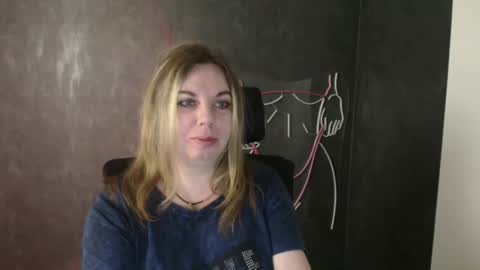 Jennifer online show from October 2025 05:36:02 AM