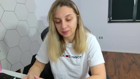 Jenny online show from February 2026 09:42:01 PM