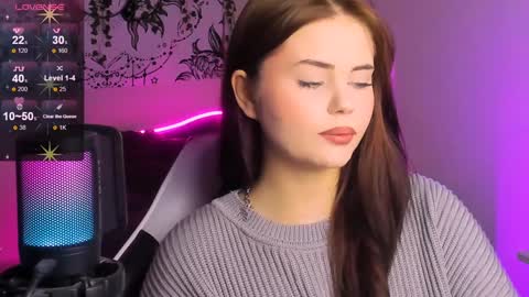 Jenni online show from December 2024 07:15:02 PM