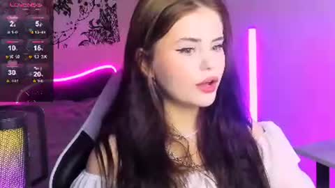 Jenni online show from December 2024 12:05:01 PM