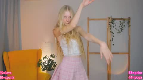 Jenny  online show from December 2024 06:33:01 PM