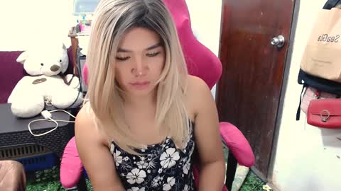 Snapshot of jenny_fromphil chatting on December 2024 11:51:01 PM Jenny online show from December 2024 11:51:01 PM