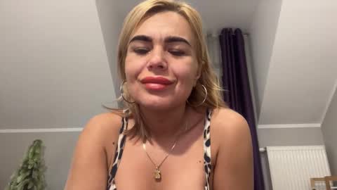 Jenny online show from January 2025 09:05:01 AM