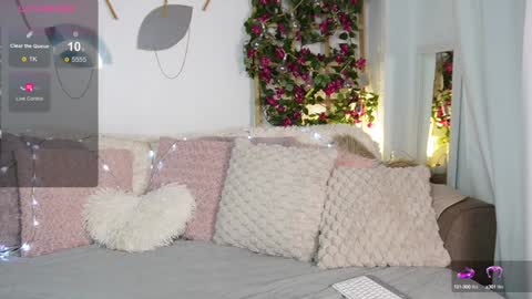 Snapshot of jenny_roberts96 chatting on January 2025 08:21:01 PM Jenny Roberts online show from January 2025 08:21:01 PM