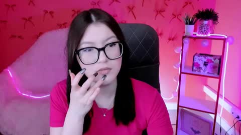 Snapshot of jennygibson chatting on May 2026 05:13:02 AM JENNY online show from May 2026 05:13:02 AM
