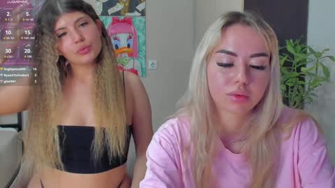 Snapshot of jeremayalove chatting on December 2024 09:28:02 AM Hi hi We are Jessie and Betti online show from December 2024 09:28:02 AM