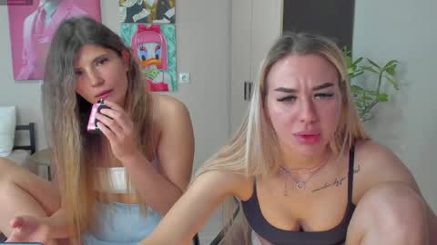 Snapshot of jeremayalove chatting on January 2025 11:48:01 AM Hi hi We are Jessie and Betti online show from January 2025 11:48:01 AM