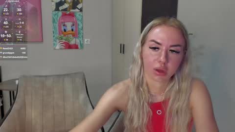 Snapshot of jeremayalove chatting on January 2025 01:52:01 PM Hi hi We are Jessie and Betti online show from January 2025 01:52:01 PM