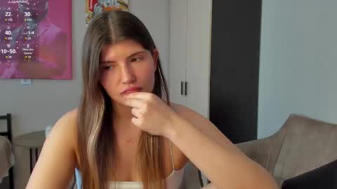 Snapshot of jeremayalove chatting on March 2025 08:07:01 AM Hi hi We are Jessie and Betti online show from March 2025 08:07:01 AM