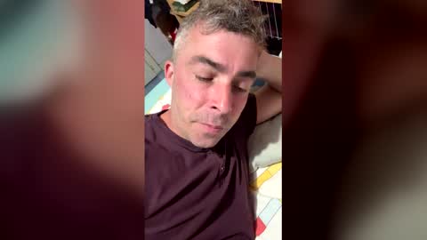 Valentin75 online show from April 2026 06:19:01 PM