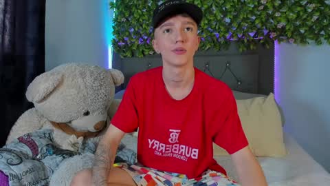 jero independent model online show from December 2024 07:05:01 PM