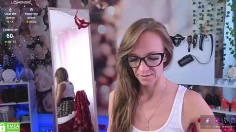 jesica_moon_peachyy online show from June 2026 05:01:01 AM