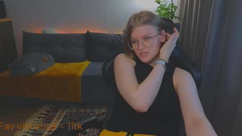  JessieVibes online show from October 2025 04:03:02 PM