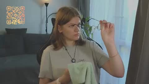 Snapshot of jess0e9 chatting on July 2026 01:37:02 PM JessieVibes online show from July 2026 01:37:02 PM