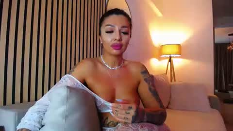 Snapshot of jessebella chatting on February 2026 12:15:02 AM jesse online show from February 2026 12:15:02 AM