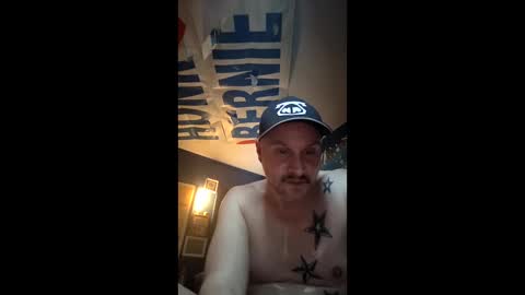 Snapshot of jessebigballsyyz chatting on April 2026 10:38:01 PM jessebigballsyyz online show from April 2026 10:38:01 PM