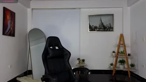 bella  adams online show from September 2025 01:12:02 PM