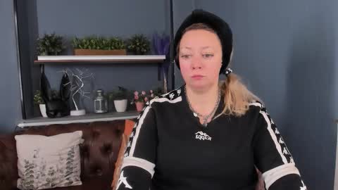 Jessica online show from October 2025 11:08:02 AM