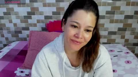 Snapshot of jessica_robertss chatting on June 2026 09:43:02 PM jessimodel independient online show from June 2026 09:43:02 PM