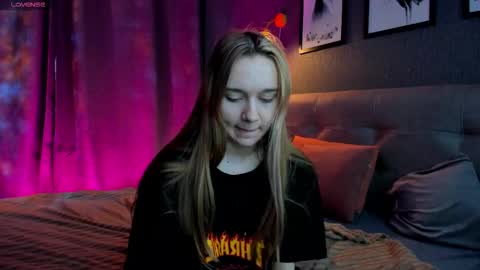 Jessie online show from November 2025 09:18:02 AM