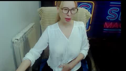 Victoria online show from October 2025 08:26:01 PM