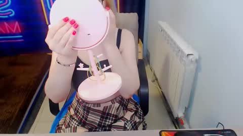 Victoria online show from April 2026 07:48:01 PM