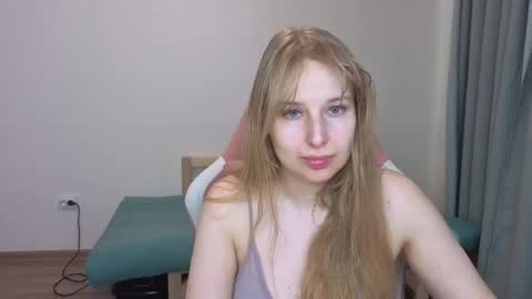 Snapshot of jessy_comely chatting on June 2026 08:38:01 AM Jessy online show from June 2026 08:38:01 AM