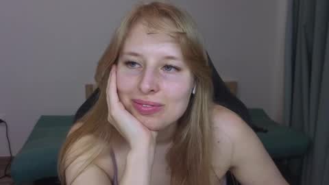 Snapshot of jessy_comely chatting on June 2026 03:07:02 PM Jessy online show from June 2026 03:07:02 PM