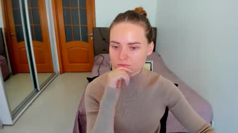 Polina online show from November 2025 10:28:02 AM