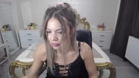 jessycatop online show from December 2025 12:46:02 PM
