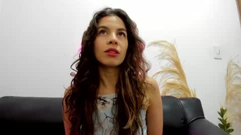 Snapshot of jessye_golden chatting on June 2026 06:01:02 PM jessye_golden online show from June 2026 06:01:02 PM