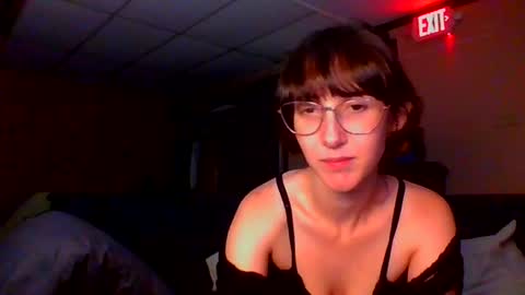 Snapshot of jessystrings chatting on July 2026 06:40:01 AM jessystrings online show from July 2026 06:40:01 AM