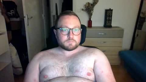 jeuneloup92 online show from November 2025 06:07:02 PM