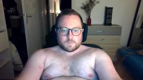 jeuneloup92 online show from January 2026 05:40:01 PM