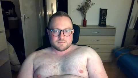 jeuneloup92 online show from January 2026 08:24:02 PM