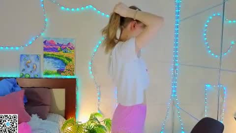 Snapshot of jewellhogan chatting on June 2026 08:13:02 PM Gwen online show from June 2026 08:13:02 PM